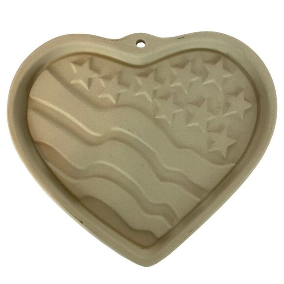 Pampered Chef 2005 Patriotic Heart Stoneware Cookie Mold Flag Design - Picture 1 of 2